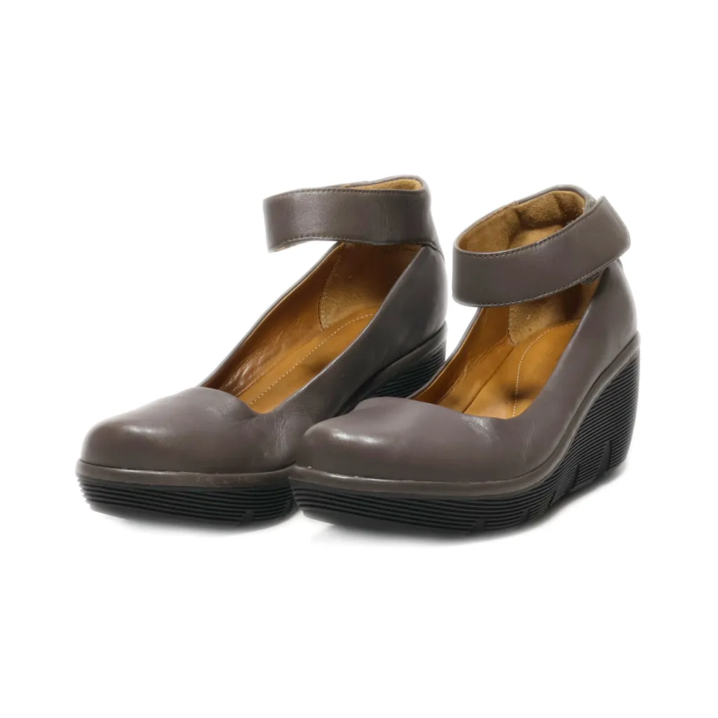 Clarks Wedge Shoes Leather Grey Colour For Women