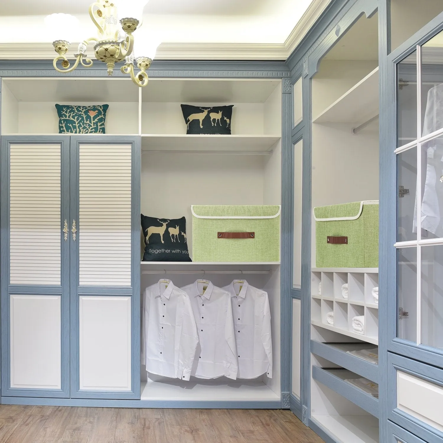Foldable Storage Boxes with Lid (38*25*25 cm)