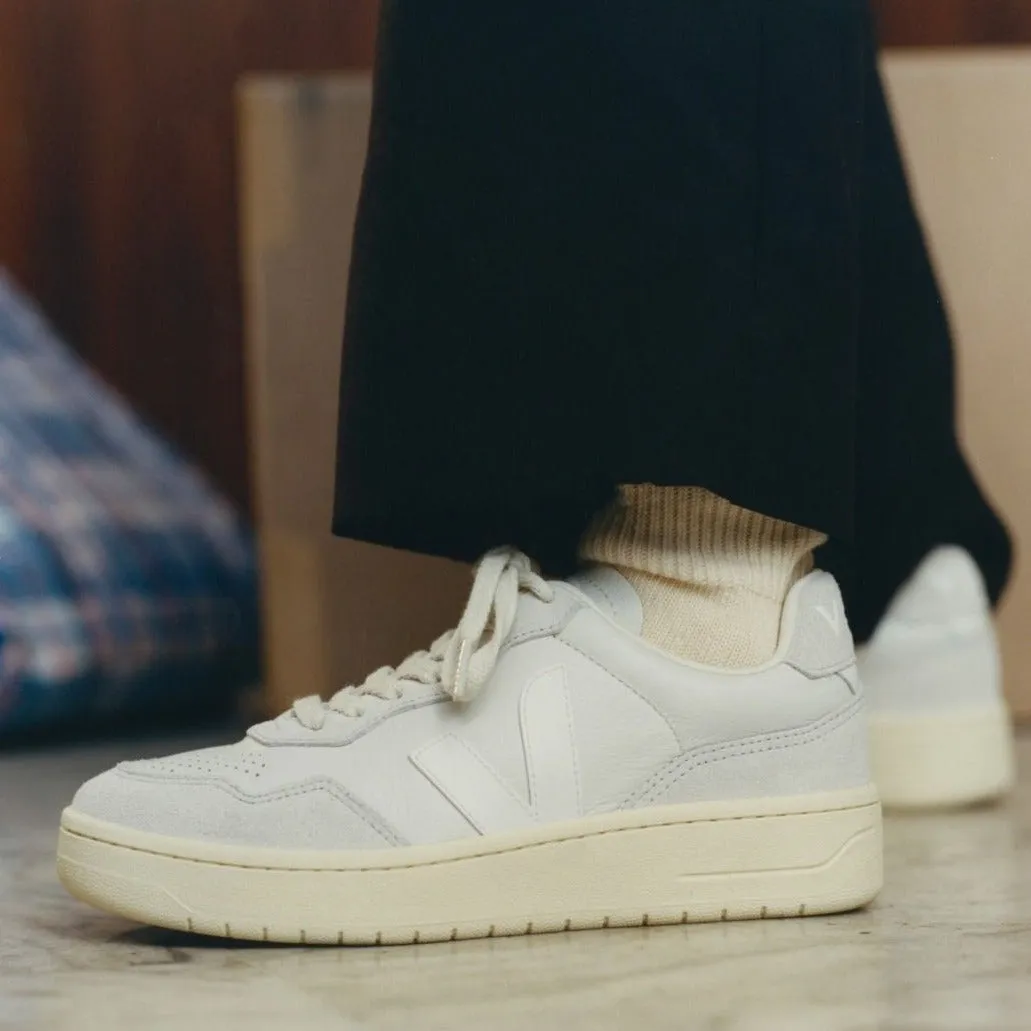 VEJA V-90 Leather | Gravel White